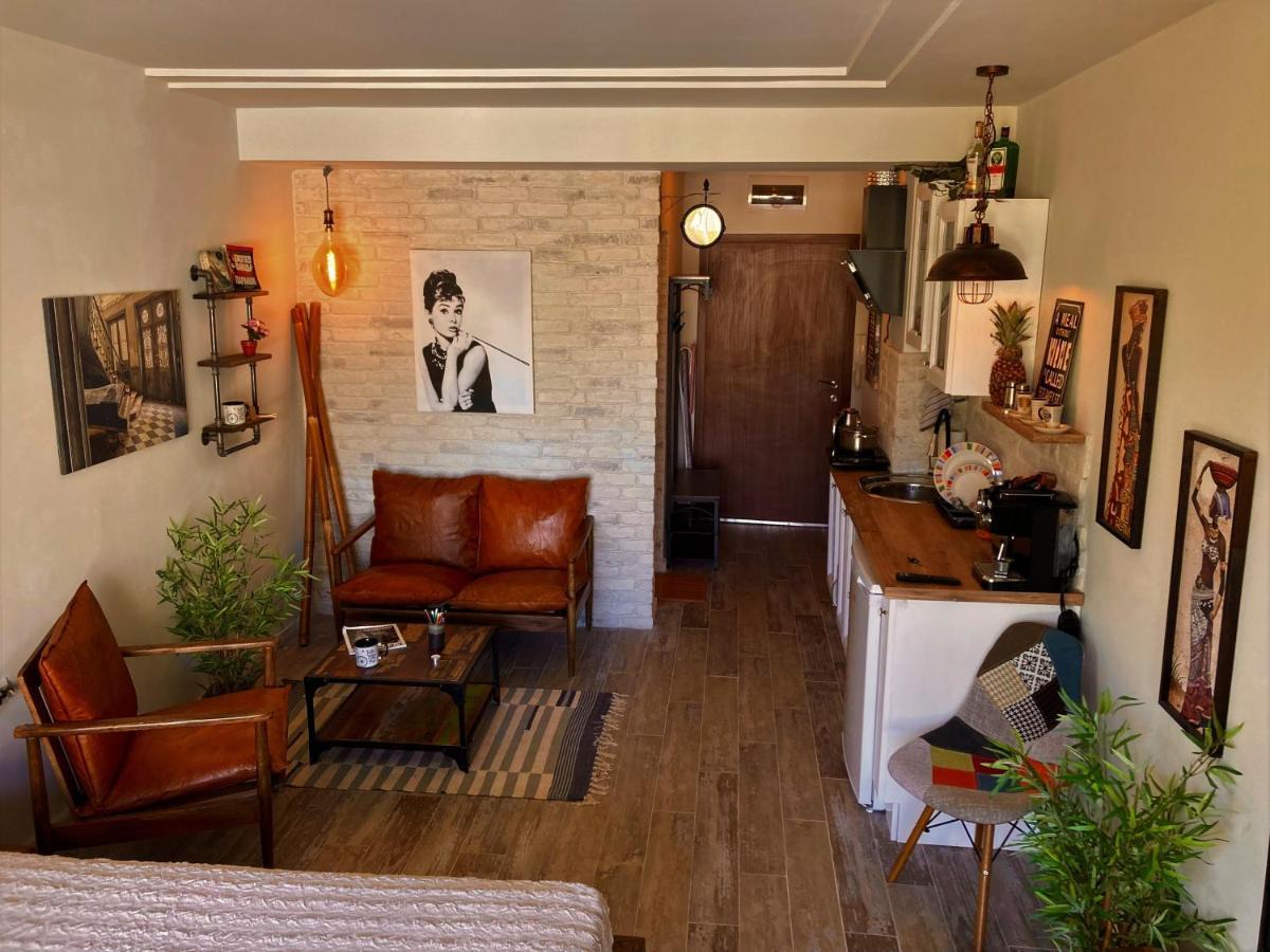 Art At Live Resort: Poolside Terrace Retreat * Sozopol